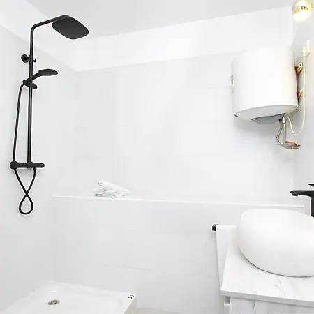 Вилла Country Lane Set In Hills