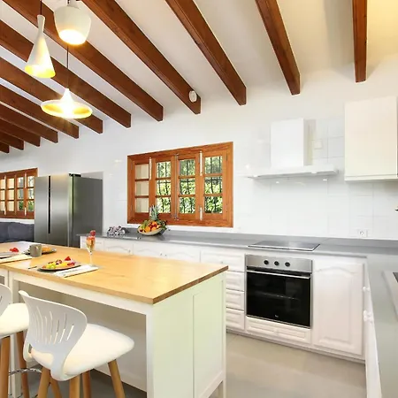 Country Lane Set In Hills Villa Pollença