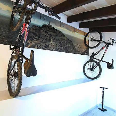 Villa Country Lane Set In Hills Pollença